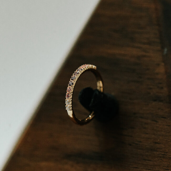 Anatometal Transition Ring with Pink Ombre Stones in 18k Yellow Gold